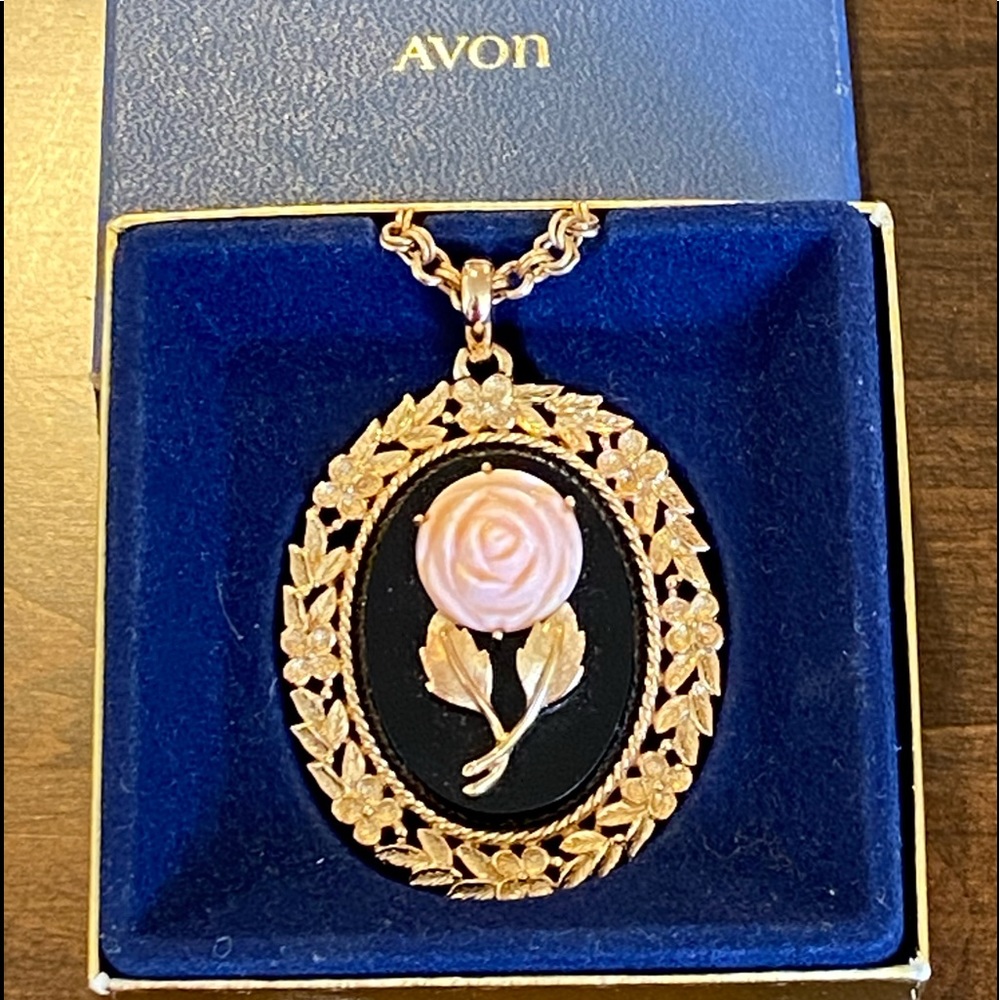 Vintage Avon necklace